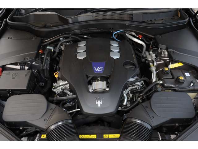 V型6気筒 3，000cc　430HP（カタログ値）