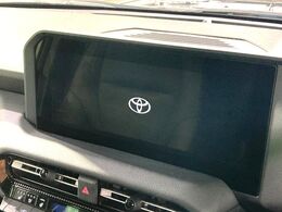 【12.3インチディスプレイオーディオ】スマートフォンと連携が可能な大画面ディスプレイオーディオです。スマートフォンのナビ機能を使用したり、Bluetooth接続で音楽もお楽しみいただけます！