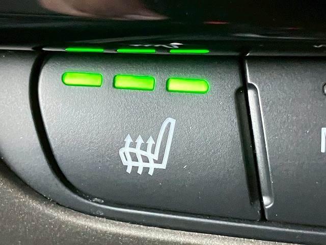 冬場に便利なシートヒーターが装備。より快適な社内空間を楽しんでいただけます！