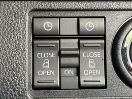 【両側パワースライドドア】スマートキーや運転席のスイッチで後席両側スライドドアの開閉が可能♪電動だから力を入れてドアを開ける必要が無く、小さなお子様でも簡単に開け閉めでき快適です♪