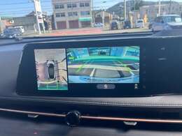 【カーナビゲーション】大変便利なナビ付。初めて行かれる場所もこれで安心。ナビグレードや使用できる機能などご不明点などありましたらお電話やメール、コメントいただければ嬉しいです。