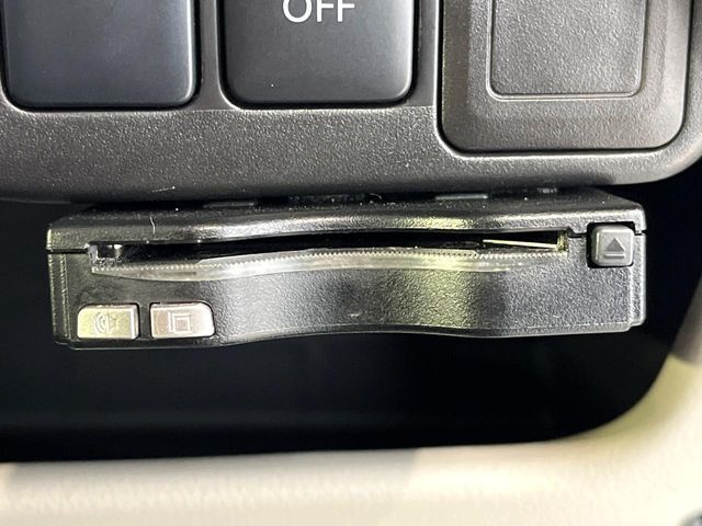 【ETC】高速道路の料金所をストレスなく通過！話題のスポットやサービスエリアに多い「スマートIC」利用時は必須のアイテムです。当店でセットアップを実施、ご納車当日からすぐにご利用いただけます！