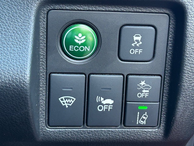 運転席操作部スイッチの画像です。