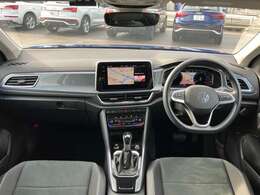 オプション追加：ご希望によりナビゲーションやアルミホイール等のオプション（有料）を装着し、お客様だけの魅力的なクルマづくりをサポートします