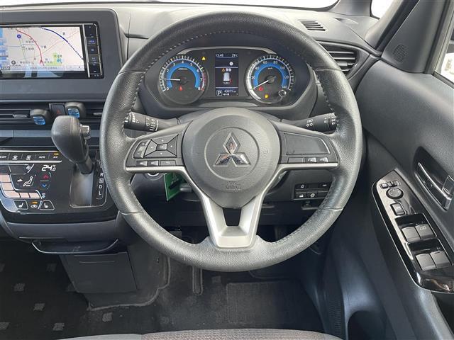 【ハンドル】『ハンドル/ステアリング』の画像になります。写真の内容に関してご不明点、ご質問等がございましたらお気軽にガリバー店舗までお問い合わせください。