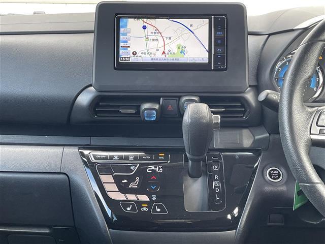 【シフトレバー】『シフトレバー』の画像になります。写真の内容に関してご不明点、ご質問等がございましたらお気軽にガリバー店舗までお問い合わせください。