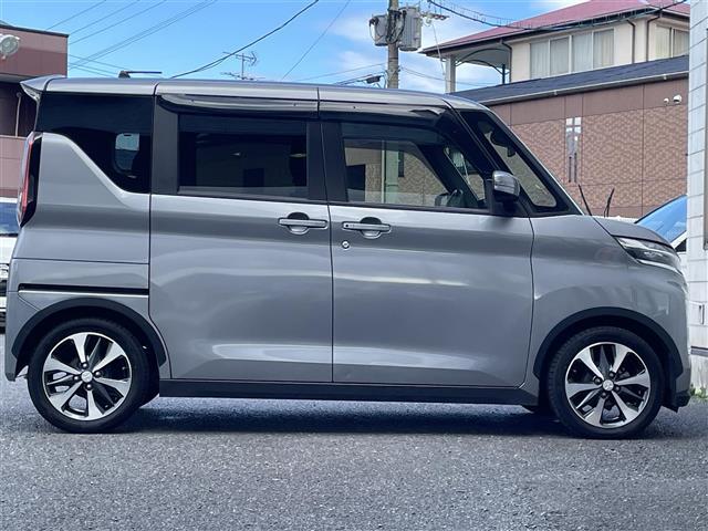 【右】『外装：右側』の画像になります。写真の内容に関してご不明点、ご質問等がございましたらお気軽にガリバー店舗までお問い合わせください。