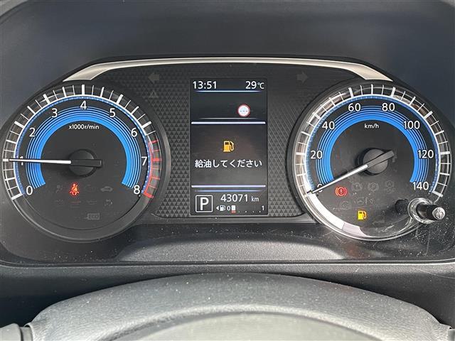 【スピードメーター】『スピードメーター』の画像になります。メーターがシンプルで見やすく運転しやすいですね！