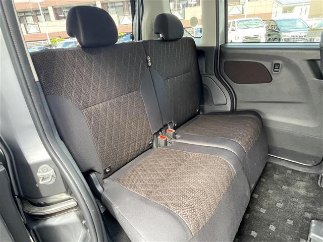 【後部座席】『後部座席周辺』の画像になります。写真の内容に関してご不明点、ご質問等がございましたらお気軽にガリバー店舗までお問い合わせください。