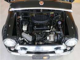 過去のメンテナンスは当社工場のiRメーカースで実施しており、機関コンディションも非常に良好。過去のヒストリーも把握していますので自信をもっておススメできる一台です。