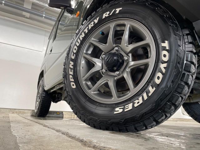 【純正16インチアルミホイール】外観にマッチした純正アルミホイールを装着しております。各種社外アルミホイールや、スタッドレスタイヤも取扱いしております。是非ご相談ください♪