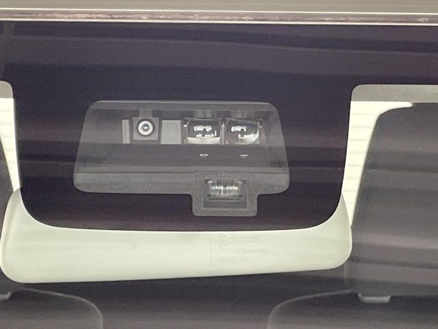 【スズキ　セーフティサポート】走行中に前方の車両等を認識し、衝突しそうな時は警報とブレーキで衝突回避と被害軽減をアシスト。より安全にドライブをお楽しみいただけます。