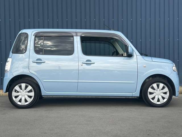 弊社では在庫台数が多いため、予め条件や予算などで車種を絞っていただきご案内させていただいております。