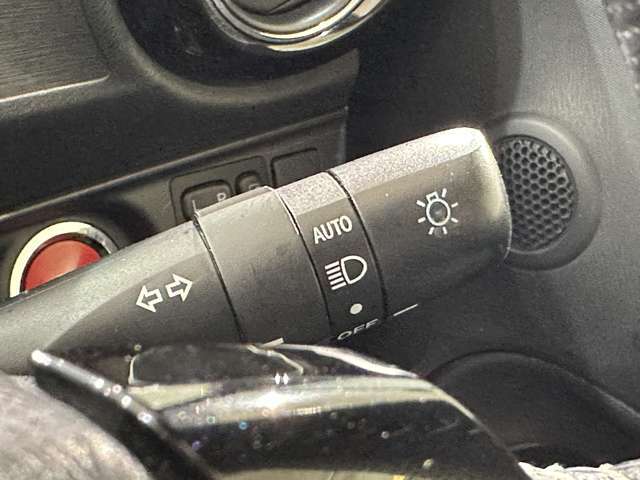 オートライト装備車両です。