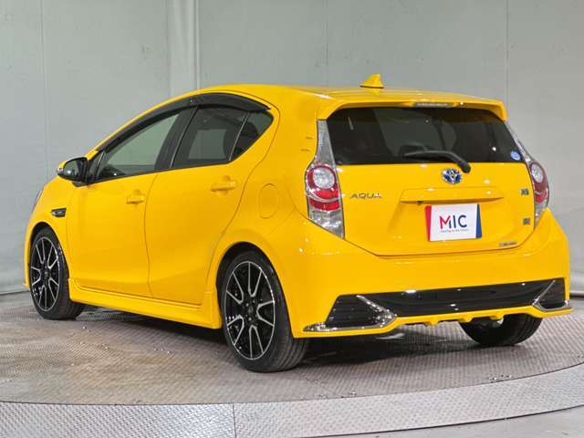 納車前にはスタッフによってピカピカに仕上げてご納車致します。オプションでガラスコーティングなどオススメ品も格安で承ります！