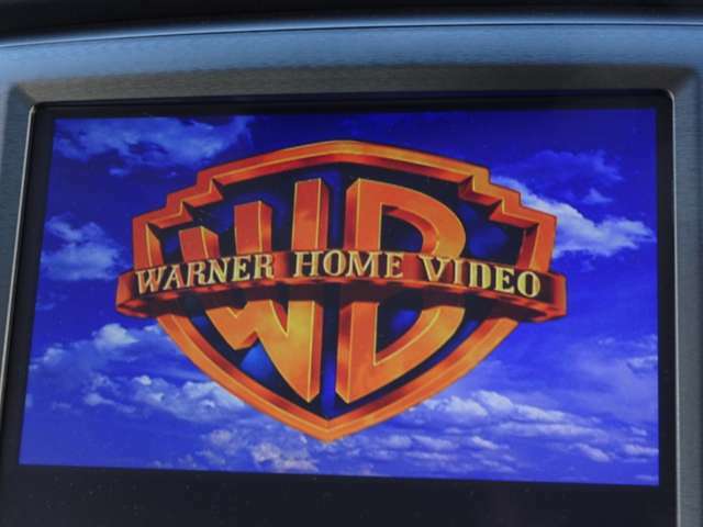 DVD再生機能も付いており映画やコンサートやアニメなどのDVDも視聴でき運転中でも視聴可能です。