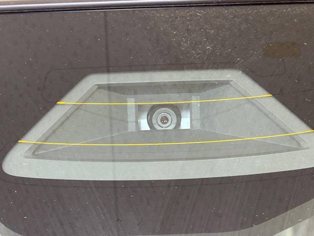 【スズキ　セーフティサポート】走行中に前方の車両等を認識し、衝突しそうな時は警報とブレーキで衝突回避と被害軽減をアシスト。より安全にドライブをお楽しみいただけます。