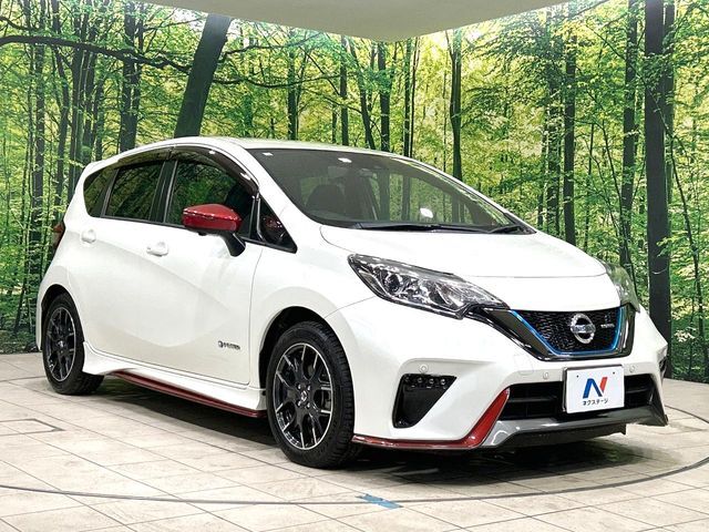 大好評のボディコーティング「弾スプラッシュコート」もご納車までに施工可能。通常のガラスコートと異なる、耐久年数6年の無機質ガラスコーティングが、ボディをキレイな状態に保ってくれます。