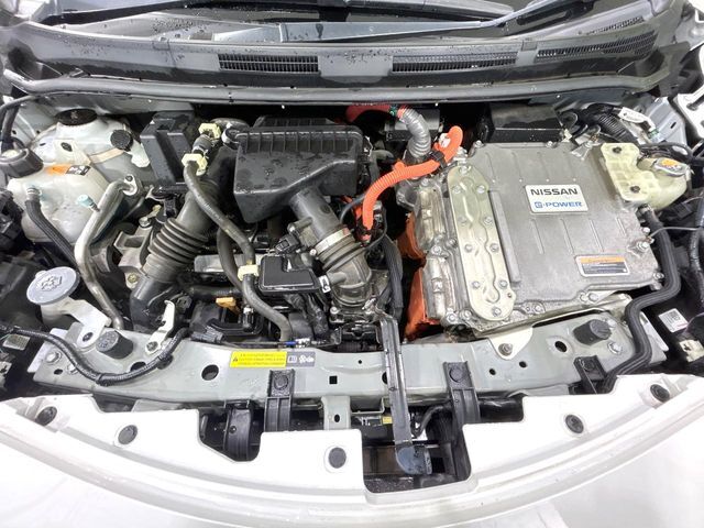 親切・丁寧な専門メカニックスタッフが応対！・車検・点検整備・事故等の修理などアフターサービスも安心。お車のカスタマイズもネクステージのサービススタッフまでご相談ください！