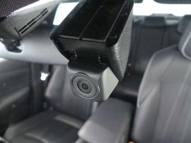 安心装備ドライブレコーダー装備しています、自車の走行状態を常に録画しています。