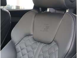 高級家具のような質の高いレザーを採用するのはAudiのクルマづくりの哲学のひとつです。体の大きなドイツ人が座っても頑丈な耐久性があります。シートヒーター付きですので冬でも大変心地良く運転をして頂けます