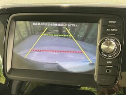 【バックカメラ】駐車時に後方がリアルタイム映像で確認できます。大型商業施設や立体駐車場での駐車時や、夜間のバック時に大活躍！運転スキルに関わらず、今や必須となった装備のひとつです！