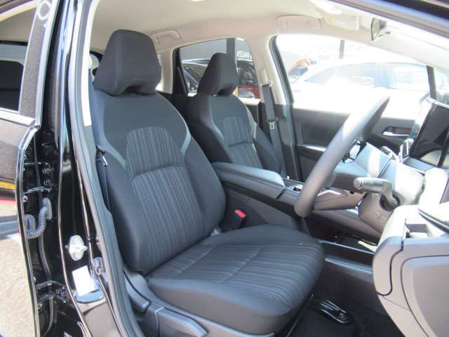 運転席からの視界もよくどなたがお乗りになられても運転しやすい車両になっていますよ