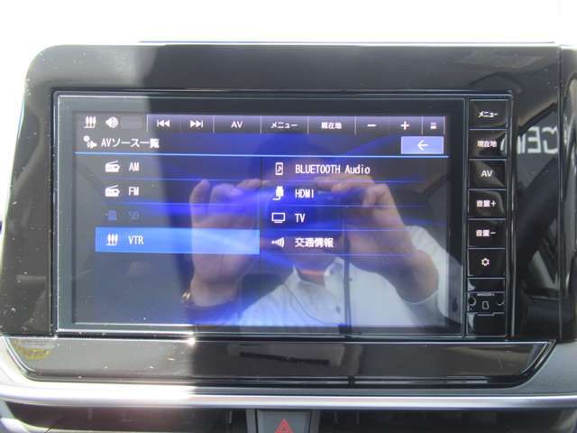 ナビゲーションの他にテレビ、ラジオ、Bluetoothなど色々な機能がついていますので、運転も楽しくなります。