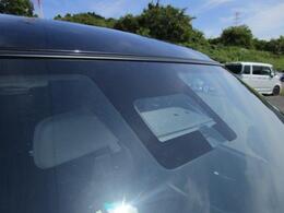 デュアルセンサーブレーキサポート装備、安全運転をサポートします。