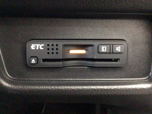 【ETC車載器】もはや必須アイテムのETCを搭載！高速道路のご利用時にとても便利！わずらわしい料金所での現金支払いが不要となりスムーズに通過できます♪