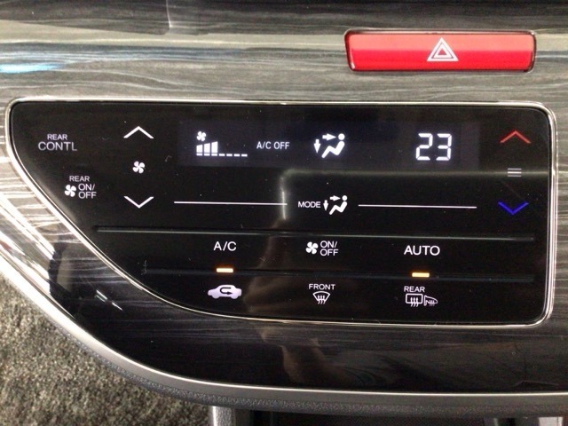 【オートエアコン】汗ばむ夏・ジメジメする梅雨時・冷え冷えする冬も快適☆♪　簡単操作で、春夏秋冬　一年中快適です♪お好みの温度をセットするだけで、エアコンの風量などを自動でコントロールします♪☆