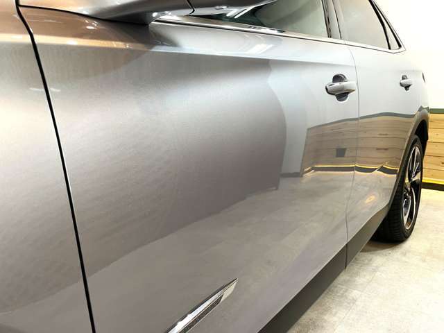 左側面でございます。