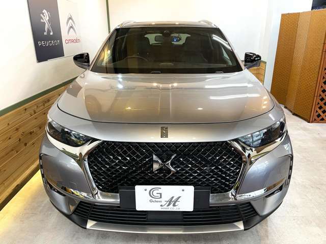 洗礼された内装デザインと個性的な外装が魅力的な車です！！特にフロントマスクやリアデザインに注目です☆