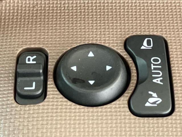 国産車から輸入車まで多様なお客様のニーズのお応えできるように、全国規模で豊富な在庫展開！車のことならWECARSへ！