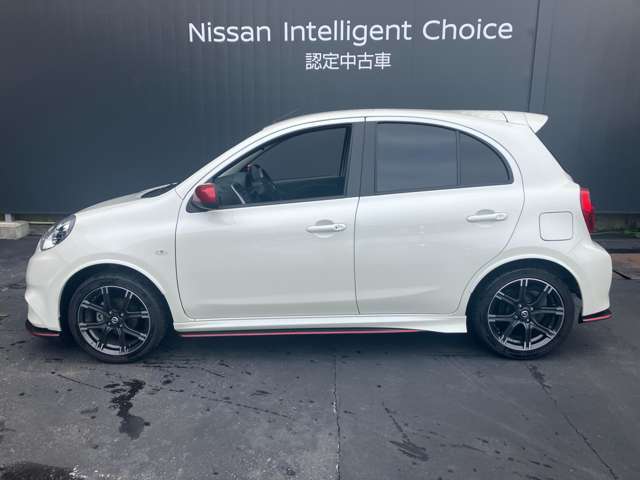 しっかりと天井高を確保しながらもバランスのとれたサイドデザインです。