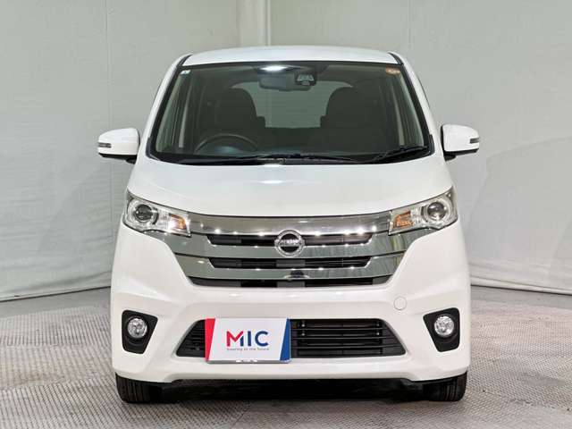 当店のこだわりはズバリ「価格」です。車両仕入れにとことんこだわり、良質な車両を安く取り揃えております。