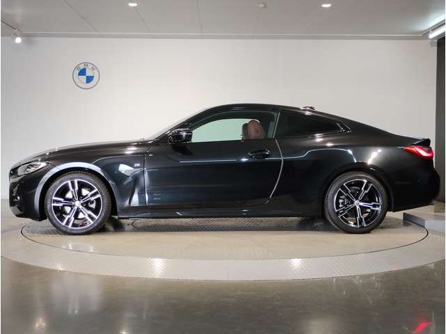 ☆BMWは自動車メーカーとしてのアイデンティティ…BMWらしさを守るため頑なに前後重量配分50:50にこだわり続けています☆