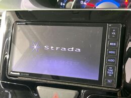 【ナビゲーション】目的地までしっかり案内してくれる使いやすいナビ。Bluetooth接続すればお持ちのスマホやMP3プレイヤーの音楽を再生可能！毎日の運転がさらに楽しくなります！！