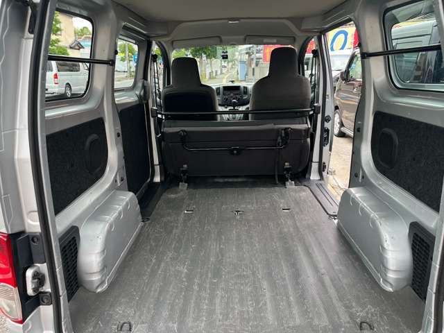 後席格納状態☆背の高い大きな荷物も積めます☆