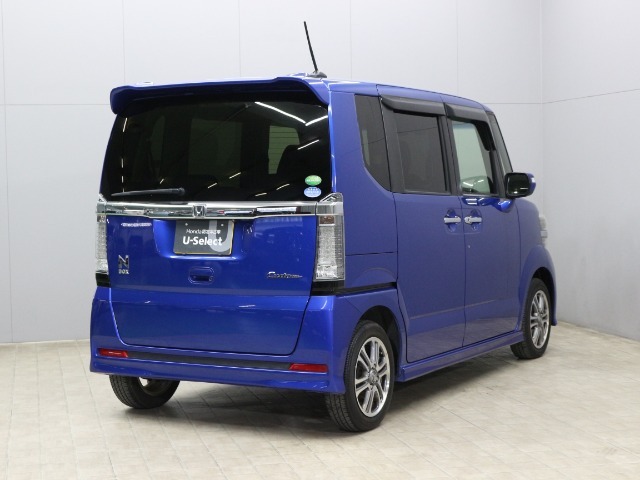 【コーティング】好評のコーティング施工で愛車のボディをケアしませんか？紫外線や酸性雨等の劣化によって塗装面の光沢の消失や塗装の剥離を防ぎます！