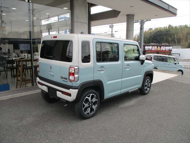 【陸運局認定指定車検工場完備】国家資格検査員1名・国家資格整備士3名で、お客様の大切な愛車を末永く安心サポートさせて頂きます！当店おすすめ安心メンテパック加入で3年間のメンテナンスと車検がお得！