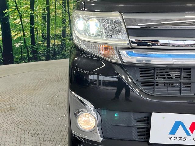 【LEDヘッドライト】悪天候や夜間走行時も良好な視界を確保し安心して運転できる高輝度LEDヘッドライトを装備！点灯速度が早く、消費電力も抑えられています。