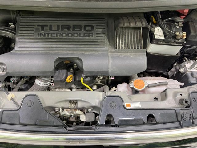 親切・丁寧な専門メカニックスタッフが応対！・車検・点検整備・事故等の修理などアフターサービスも安心。お車のカスタマイズもネクステージのサービススタッフまでご相談ください！