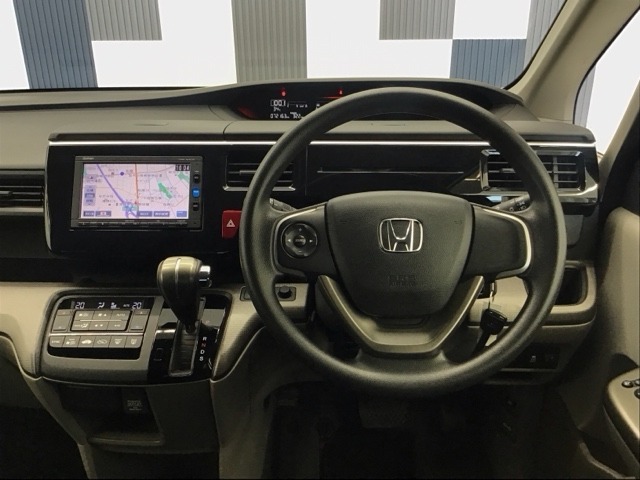 運転しやすいインパネ周りです！見やすいレイアウトで快適なドライブをサポートします！