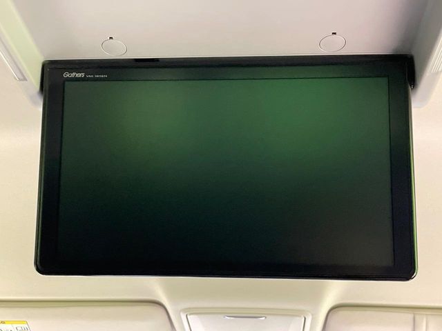 【フリップダウンモニター】家族や友人とお出かけする機会が多い方に大人気のフリップダウンモニター！大画面モニターで車内はエンタメ空間！退屈しがちな長距離ドライブも楽しい時間に変わります！