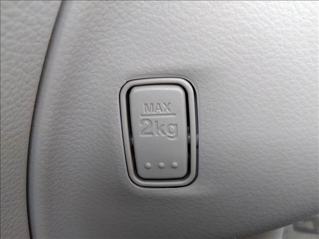 4WD☆禁煙車☆走行5.3万キロ☆試乗できます☆2トーンカラー☆ナビ☆TV☆レーダーブレーキ☆アイドリングストップ☆エネチャージ☆前席シートヒーター☆HIDヘッドライト☆スマートキー☆プッシュスタート