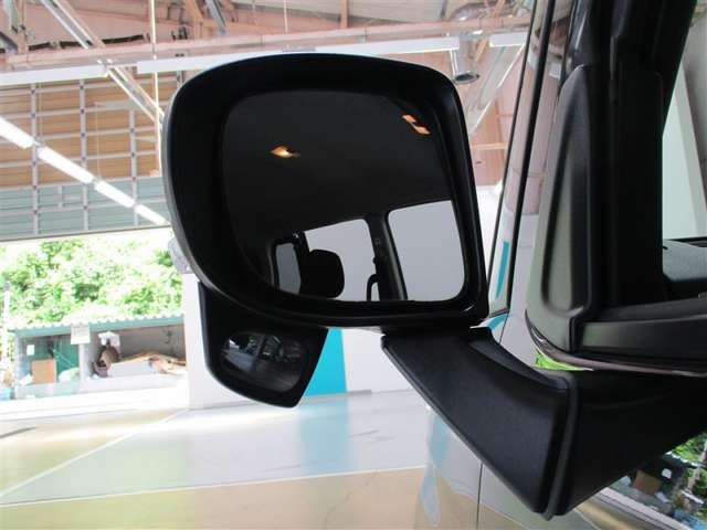 当店はトヨタ正規ディーラーとして中古車を多数取り揃えております。見て、触って、納得いく一台をぜひ見つけてください♪