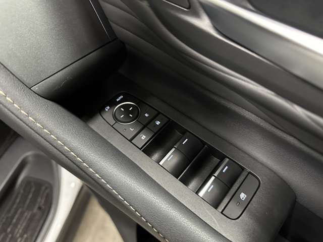 コーリンオートグループですので買取はもちろん高値！お越し頂いたお車を手洗い洗車致しますので是非、お車でお越しください！（最寄り駅までの送迎も大歓迎！！）