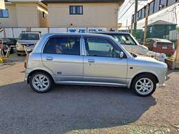 納車時には必要な消耗品を交換させて頂き、納車後に費用のかかるのを極力抑える様、安心納車を心がけております。末永いお付き合いを宜しくお願い致します。