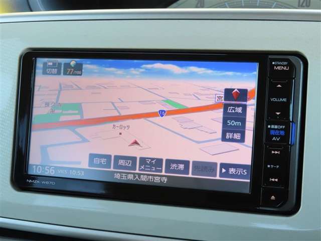 純正メモリーナビではDVDやフルセグTVが観れるほか、ブルートゥース対応となっております！スマホと連携することでお好きな音楽や電話もナビ操作でカンタン♪使いやすいですね。